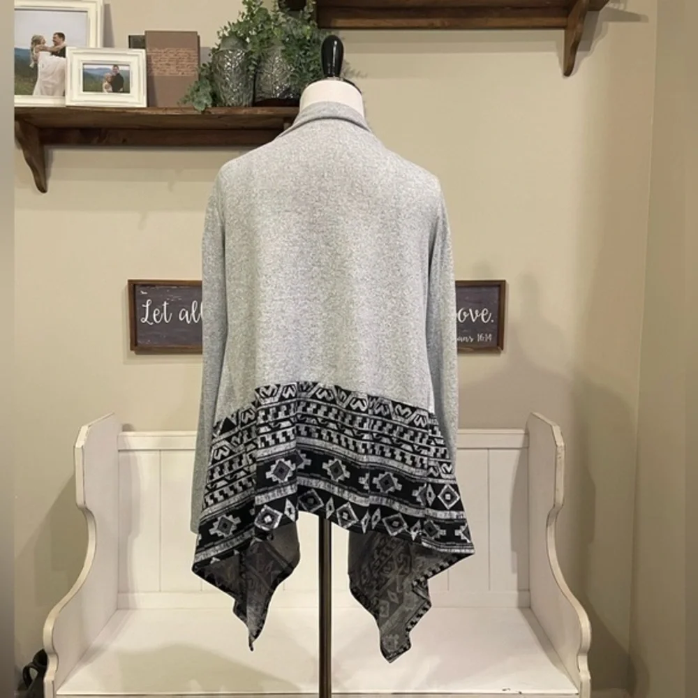 Charlotte Russe Gray/Black Open‎ Front Cardigan Women's Small